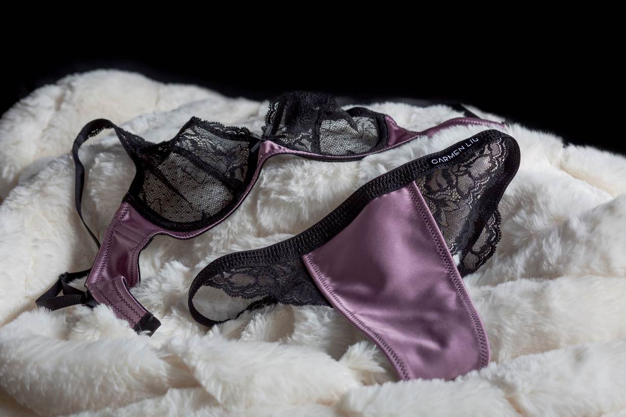 BRA TIPS FOR TRANS WOMEN (FROM A NON BINARY VICTORIA'S SECRET PINK  EMPLOYEE) 