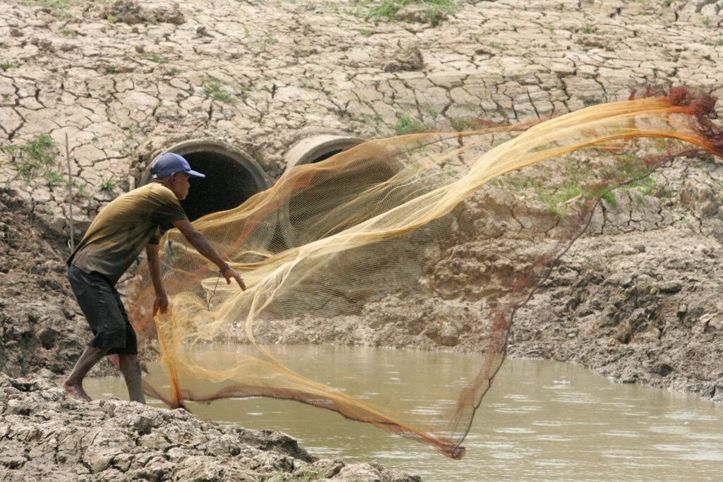 Thailand bars prisons from using inmates to make fishing nets