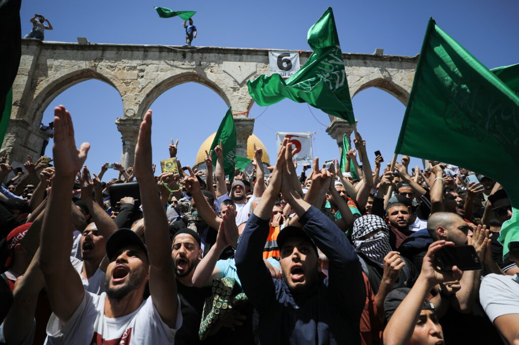 Instagram, Twitter blame glitches for deleting Palestinian posts