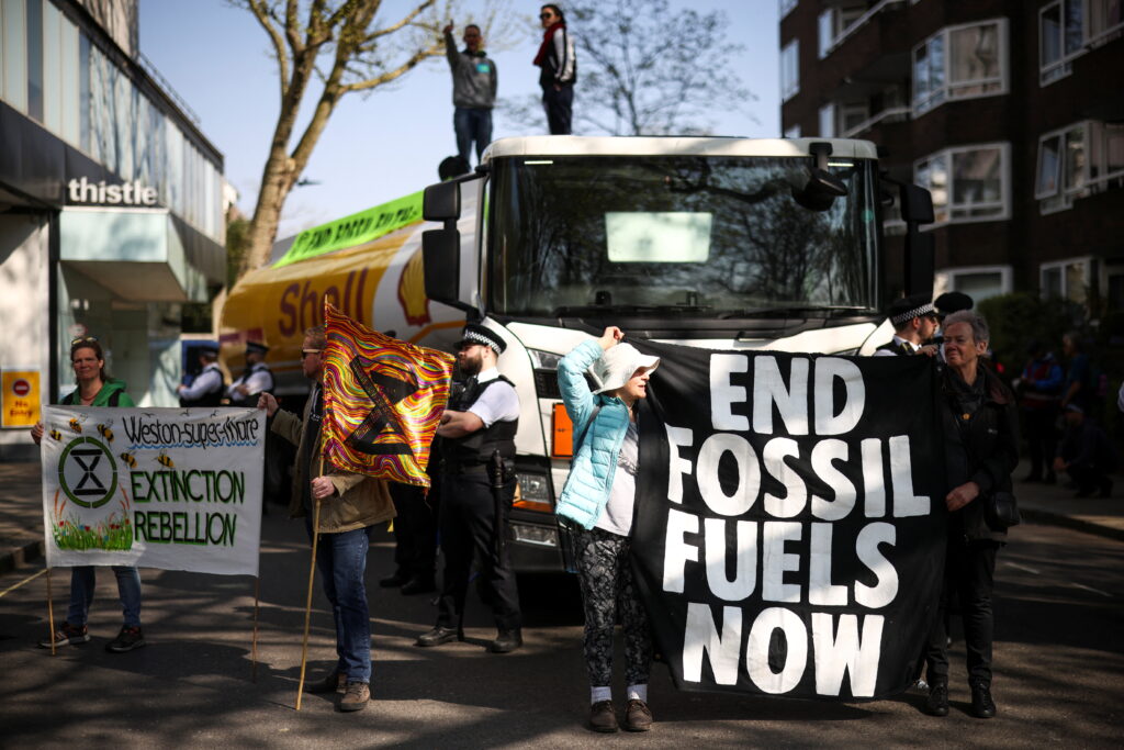 EXPLAINER-Obscure energy treaty threatens huge state losses over climate action