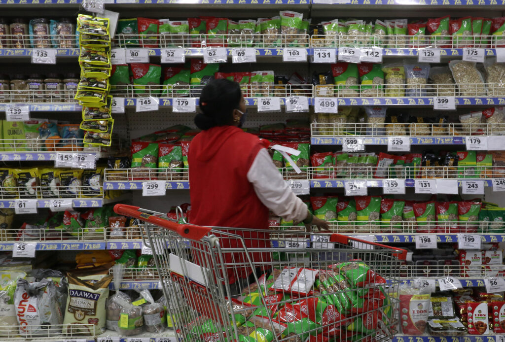 Indian shop workers can finally sit down