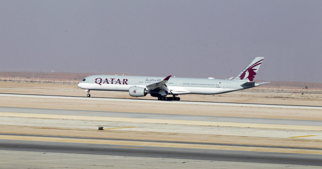 Pilots say Qatar Airways monitors and muzzles staff online