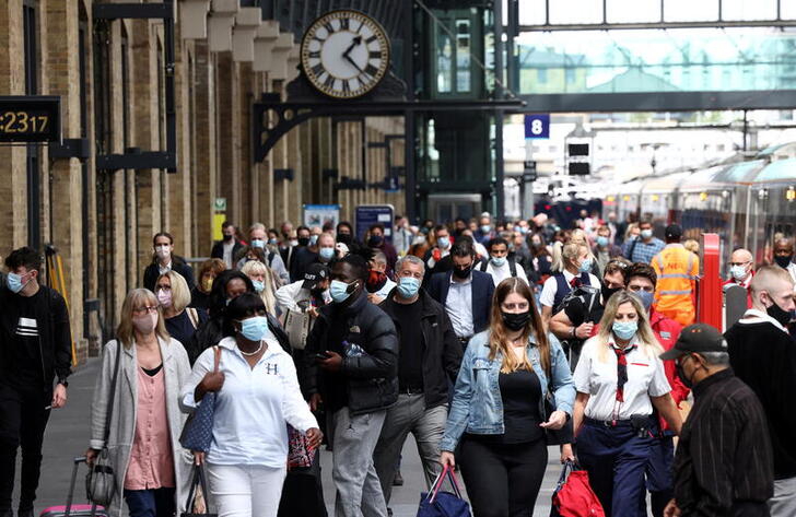 COVID-19: Will the English ditch their face masks on Monday?